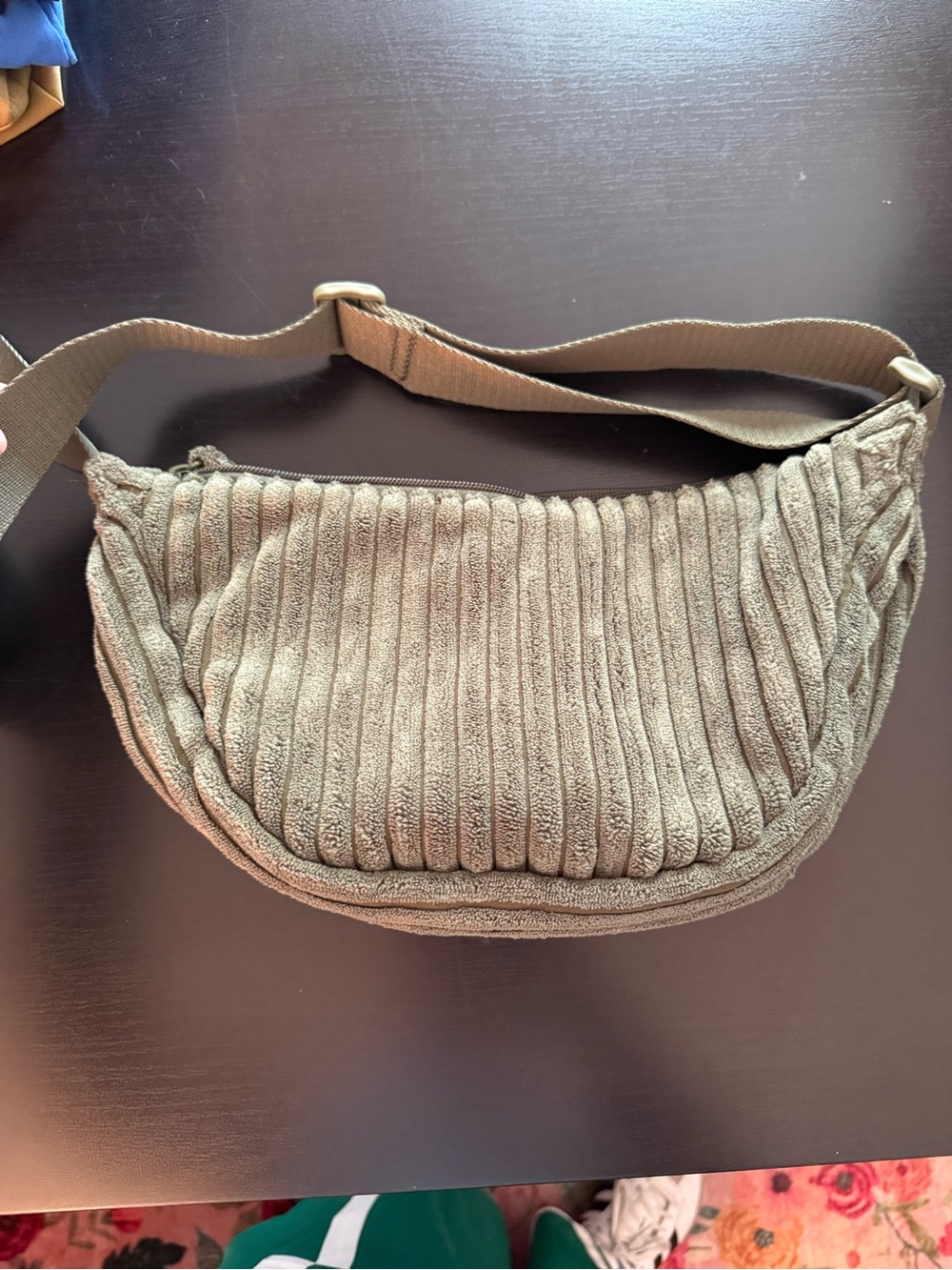 OLIVE green wide whale corduroy crescent knit fanny pack, hip bag - Picture 4 of 4